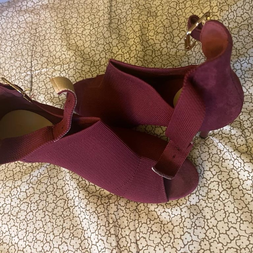 Heels - Picture 2 of 4